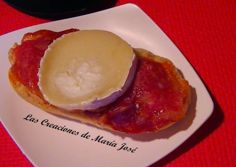 Tapa de lomo ibérico y queso de cabra