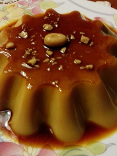 Una foto de Mi flan con caramelos Wherter y caramelo!