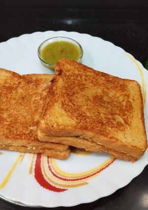A picture of Simple Vegetable Sandwich.