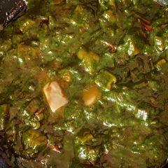 A picture of Palak Paneer.