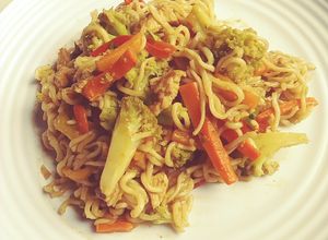 Una foto de Chow Mein Ramen