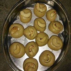 A picture of Green Gram Laddu.
