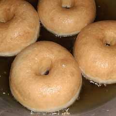 รูปของ Donat empuk awet lembut