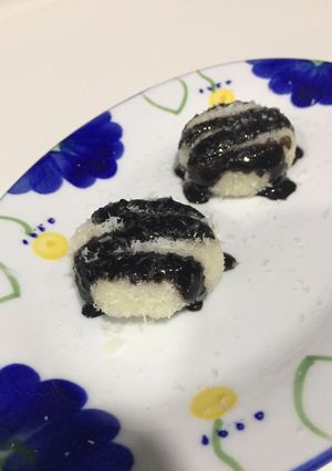 A picture of Coconut chocolate chips cookies.