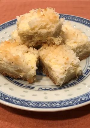 A picture of Hawaiian Cheesecake for a Crowd.