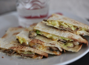 Foto principal de Sincronizadas rellenas de champiñón y aguacate