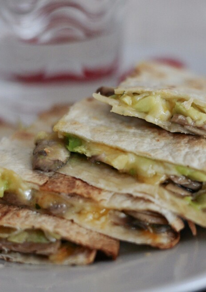 Una foto de Sincronizadas rellenas de champiñón y aguacate