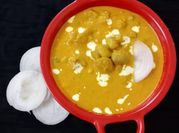 A picture of creamy matar mushroom