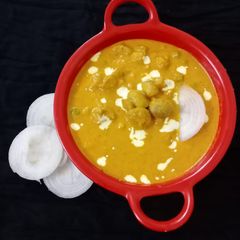 A picture of Matar mushroom masala.