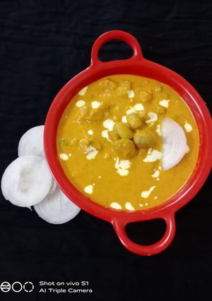 A picture of Matar mushroom masala.