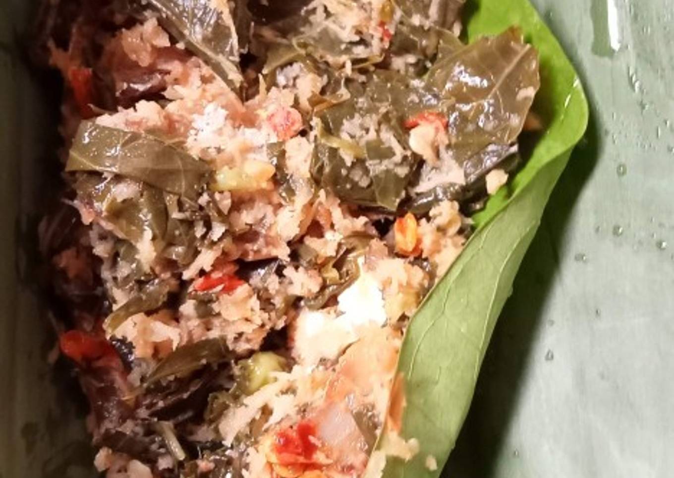 Pepes Ikan Pedho Daun Singkong
