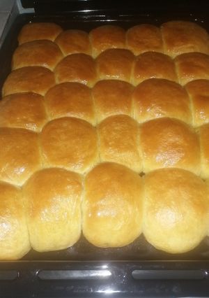 A picture of BREAD ROLLS/ BURGER BUNS.