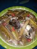 Cá lóc nấu canh chua bông súng