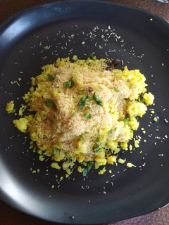 पोहा (Poha recipe in Hindi) रेसिपी मुख्य फोटो
