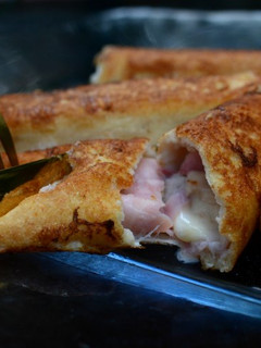Una foto de Riquísimos rollitos de jamón de york y queso