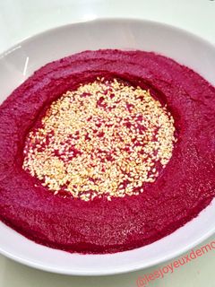 Une photo de Houmous de betteraves rouges