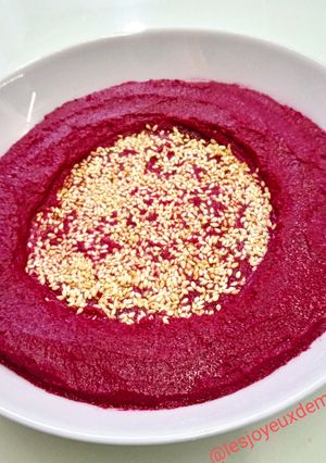 Une photo de Houmous de betteraves rouges