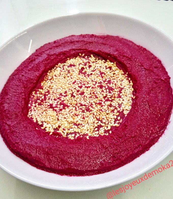 Une photo de Houmous de betteraves rouges