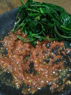 Foto resep Sambel cemedeng daun kangkung😉