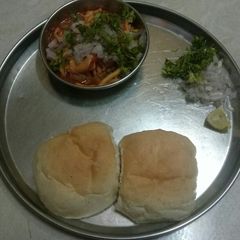 A picture of Misal Pav.