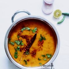 A picture of Dhaba style daal tadka.