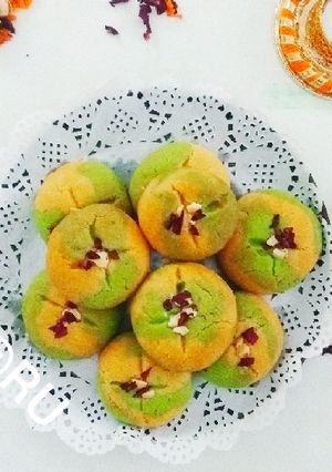 A picture of Almond Pistachio Nankhatai.