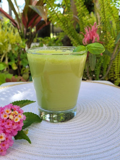 Una foto de Smoothie de albahaca