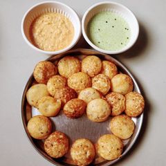 A picture of Rava Appe.