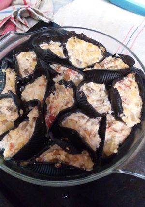 Una foto de Conchiglioni relleno con champignones y ricota