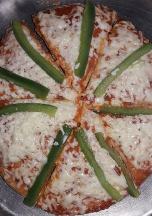 પિઝા(pizza Recipe in Gujarati) રેસીપી મુખ્ય ફોટો