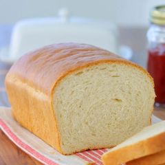 A picture of Soft White Sandwich Bread.