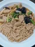 บะหมี่โอ๊ตผัดอกไก่นุ่ม,หน่อไม้ฝรั่ง,เห็ดหอมสด - คีโต