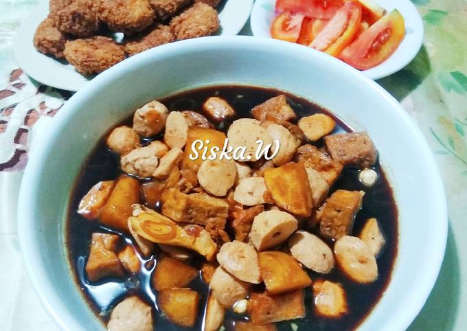 Resep Semur Bakso Tahu Kentang Oleh Siska Wahyuni Cookpad