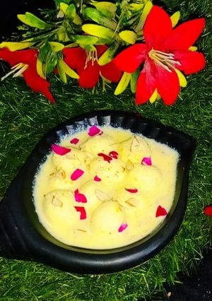 रसमलाई ठंडाई फ्लेवर (Rasmalai Thandai flavour recipe in Hindi) रेसिपी मुख्य फोटो