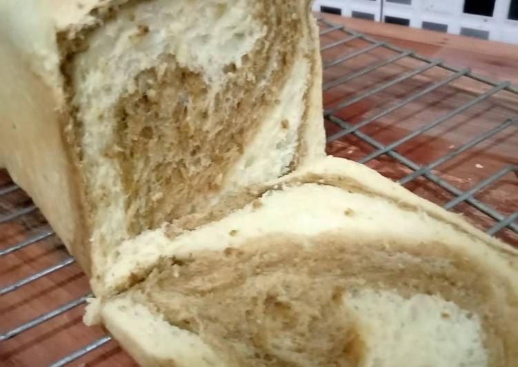 Roti Tawar (Tekstur lembut dan padat)