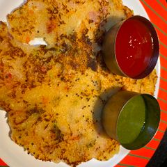 A picture of Veg sooji uttapam.