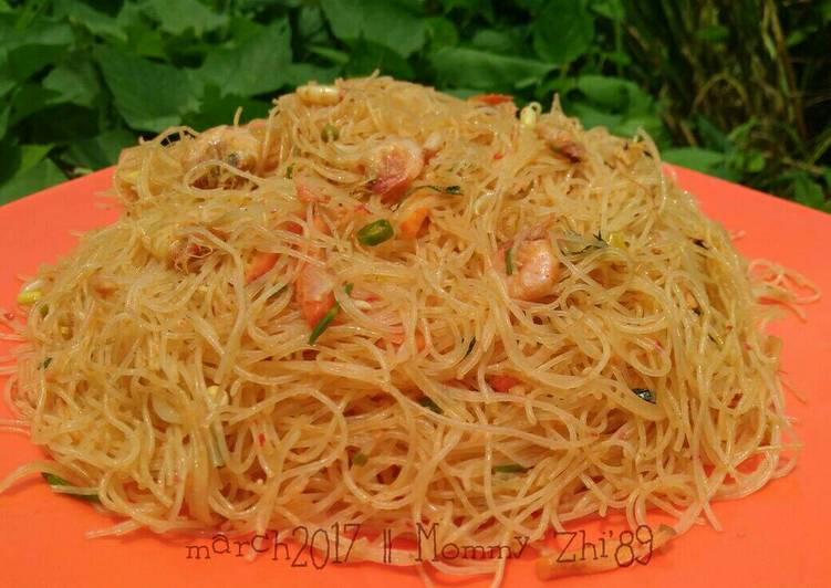 Bagaimana Membuat Bihun Goreng Pedas yang Enak