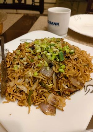 স্মোকি ভেজিটেবল নুডুলস। রেসিপির প্রধান ছবি