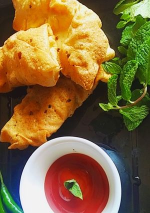 પાપડ રોલ(Papad Roll Recipe in Gujarati) રેસીપી મુખ્ય ફોટો