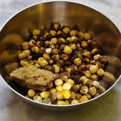 A picture of Roasted Chana.