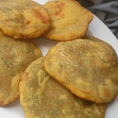 A picture of Potato poori.