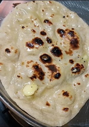 A picture of Butter Naan.