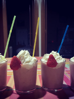 Una foto de Batido de fresas y plátanos