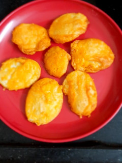 உருளைக்கிழங்கு பஜ்ஜி(potato bajji recipe in tamil) செய்முறை முக்கிய புகைப்படம்