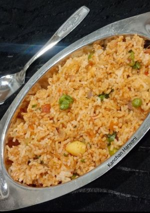 तवा पुलाव (Tawa pulao recipe in Hindi) रेसिपी मुख्य फोटो