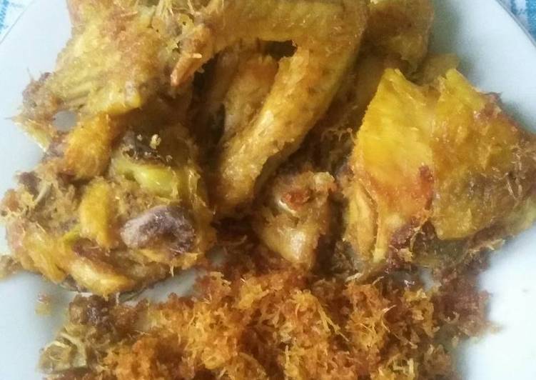 Ayam goreng bumbu kelapa