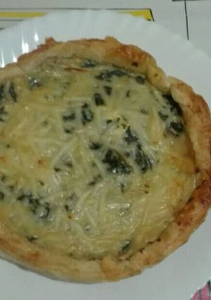 Foto principal de Tarta de acelgas rellena de jamón york y queso
