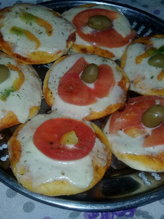 Una foto de Pizzetas con harina leudante rápidas!!!🤗🍕