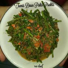 รูปของ Tumis daun pakis praktis