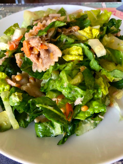 Una foto de Ensalada de pastas, lentejas y verduras